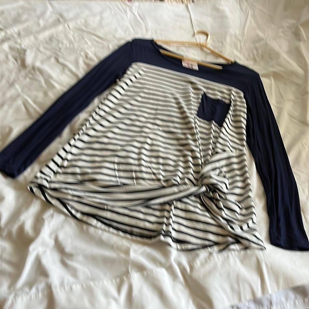 Navy Blue & off white tunic style top. Light weight. NWT.